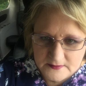 Meet your Posher, Debra